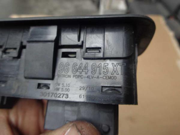 BOUTON LEVE VITRE PEUGEOT 308 7/2007-2014 ( 4VITRES ) - Vue 3